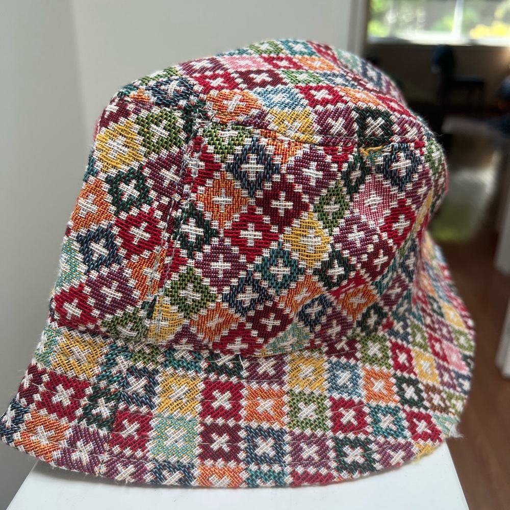 New Quilted Cotton Bucket Hat - Picture 3 of 6